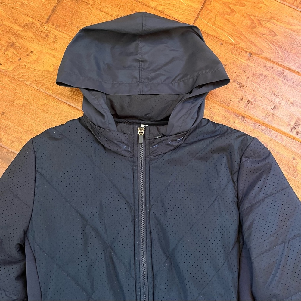 Fabletics Women’s Light Puffer Jacket Navy Medium - image 2